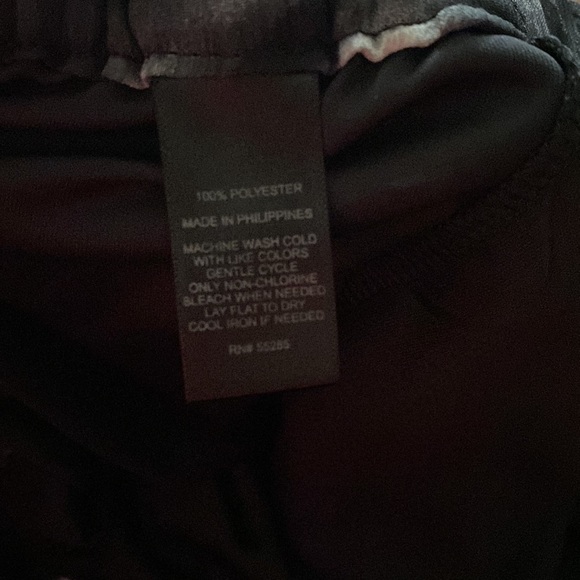 Express black and white hi-low skirt size: XS - Picture 8 of 8